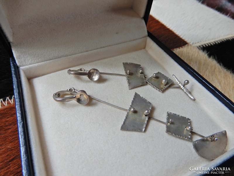 Régi kézzel készített lógós ezüst fülbevaló pár ﻿