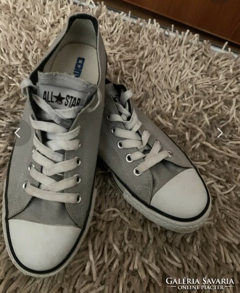 Converse light gray shoes