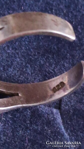 Nyitott ezüst gyűrű