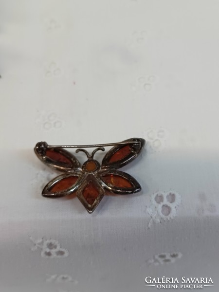 Vintage borostyán pillangó,  ezüst foglalatban