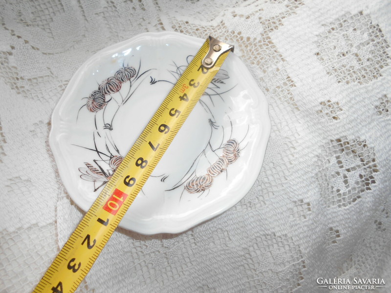 Bakos Éva neves Herendi porcelánfestő szignált tálka- különleges minta