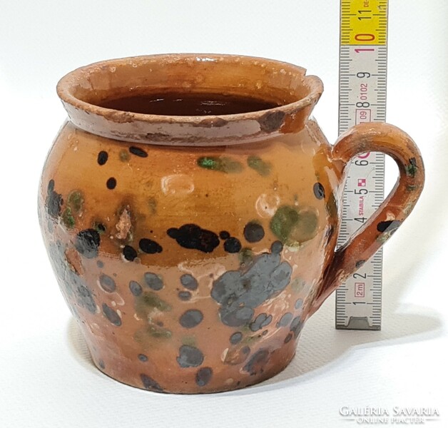 Folk, green, white, dark brown splashed glaze dots, light brown glazed ceramic mug (3019)