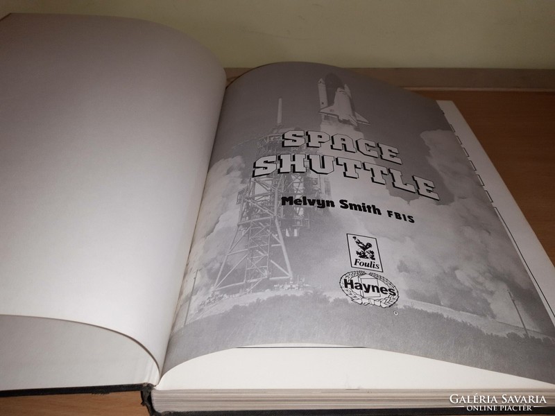 Melvyn Smith Fbis Illustrated History of Space Shuttle könyv