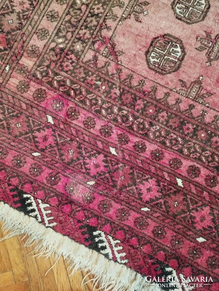 Kézi csomózású pakisztáni szőnyeg