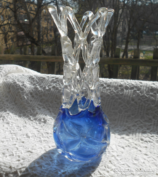 18 cm glass vase with a blue bottom and a special openwork top