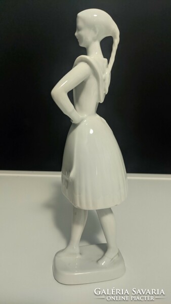 Hollóházi táncoló lány festetlen, fehér figura