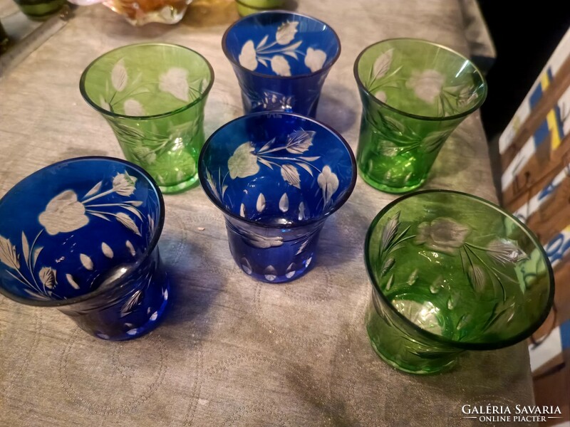 Gyönyörű színes csiszolt kristály pohár készlet