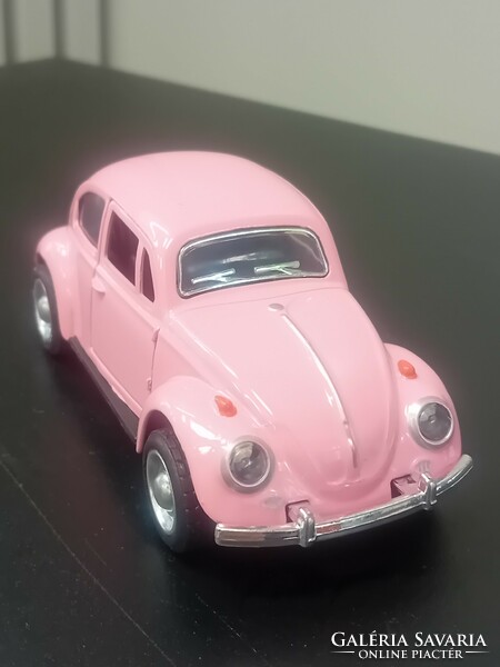 Volkswagen Käfer 1950 model car pink