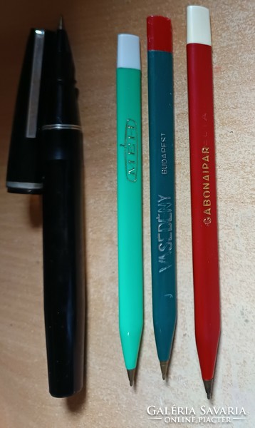 Retro ballpoint pens in one. They are large in size. For collectors...