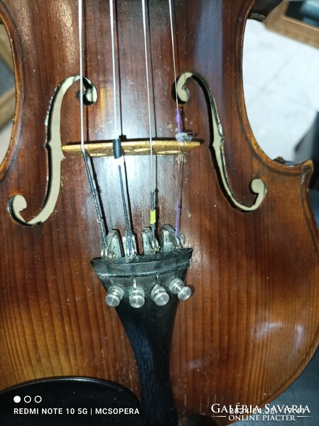 Complete violin of János Stowasser from the 1910s. Marked.
