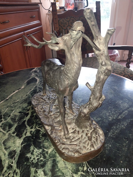 Öntöttvas/ bronz szarvasbika - szobor - vadásztéma
