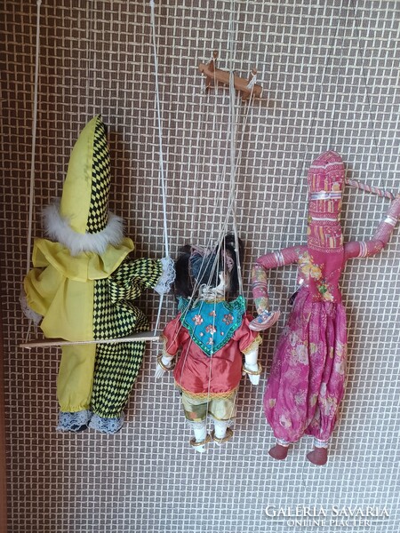 Marionett bábfigurák