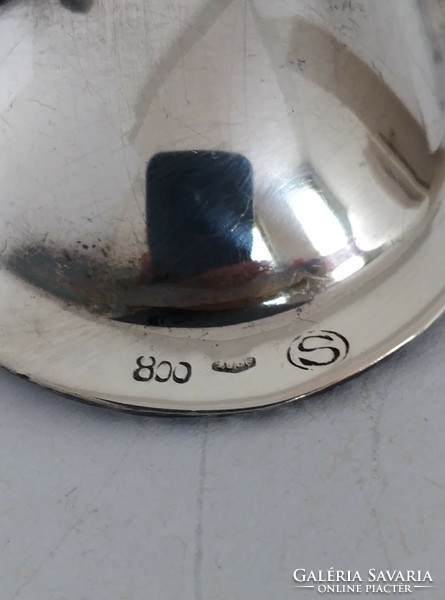 Serving bowl on silver legs