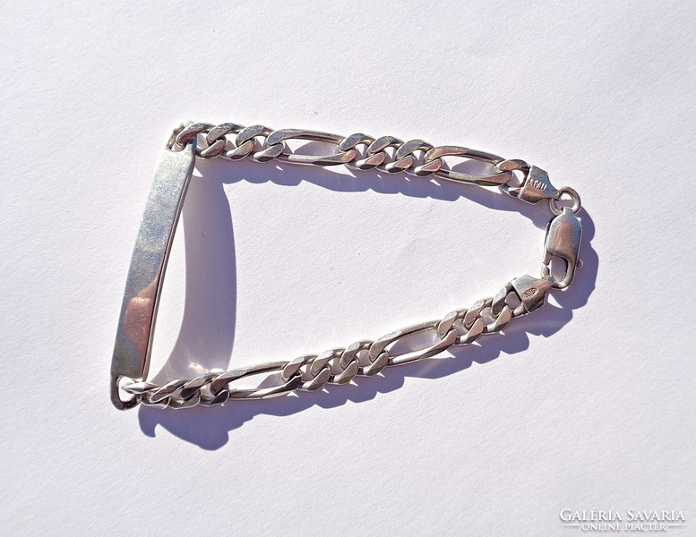 22.8 cm long, 6 mm. Wide 925 Italian silver bracelet