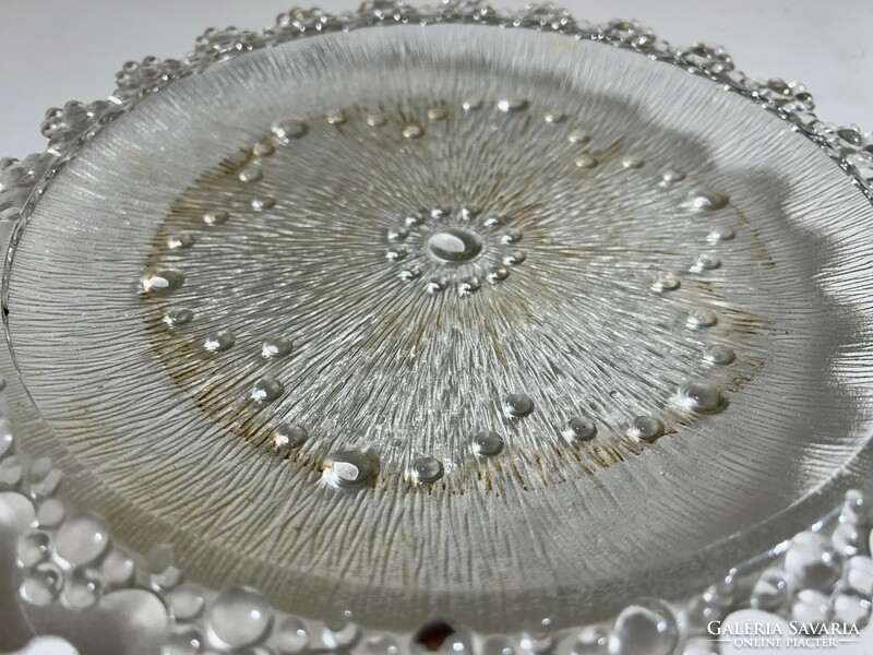 A beautiful glass salad and cake bowl with a pearl-like, laced edge. 26 Cm. 4806