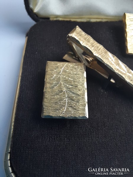 Vintage Stratton England cufflink and tie pin in its own box, maybe never used