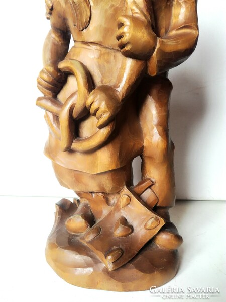 Jancsi and Juliska carved wooden statue from Schwarzwald