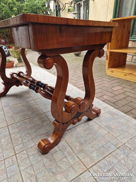 Biedermeier desk in cherry wood
