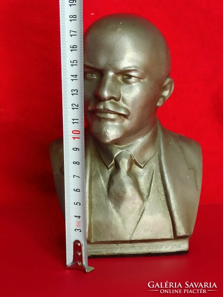 Lenin fém mellszobor