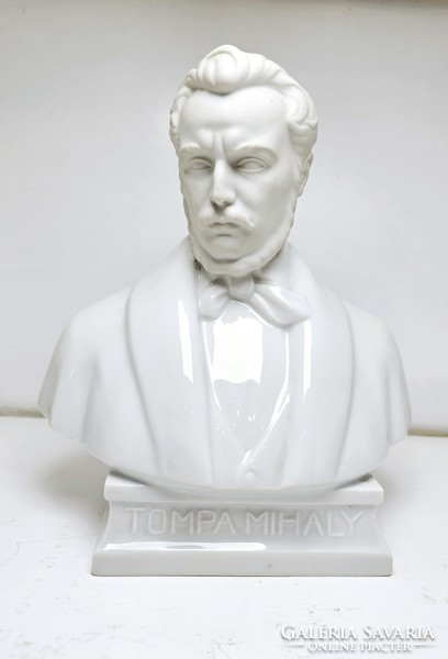 Tompa Mihály Herendi porcelán mellszobor