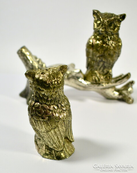 A pair of owls on a tree branch ... A special figural pair of spice sprinklers !!!