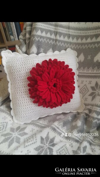Crocheted gerbera throw pillow