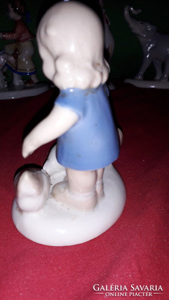 Antique German sitzendorf porcelain figurine little girl in the poultry yard 12 x 10 cm according to the pictures