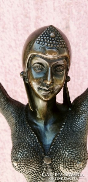 Primadonna. Egzotikus táncosnő szobor Franciaországból, bronz, márvány talapzaton