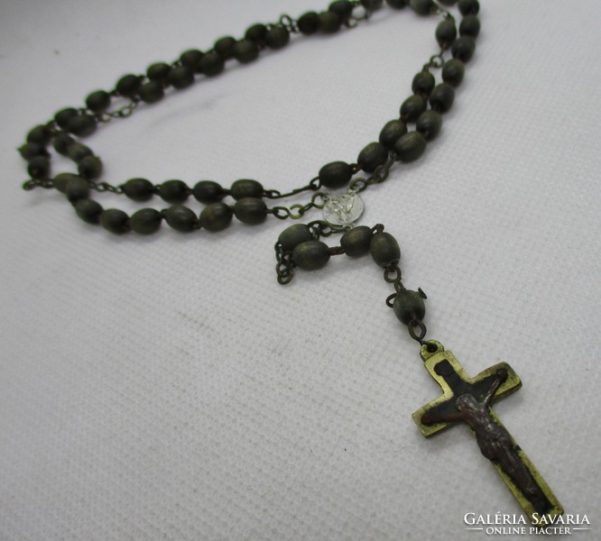 Antique prayer rosary, reader