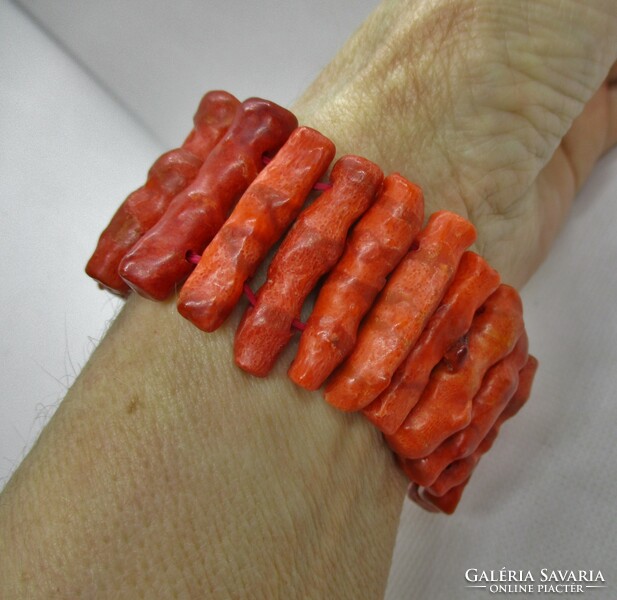 Beautiful old coral or coral-like bracelet bracelet