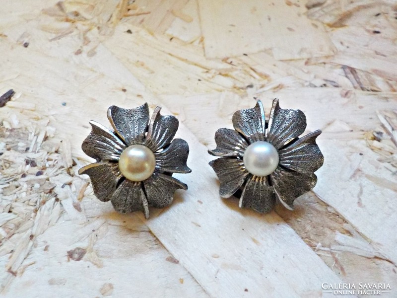 Old silver plated beaded flower clip