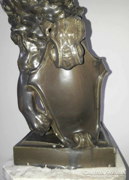80 Cm. Wooden statue, pyrogranite lion.