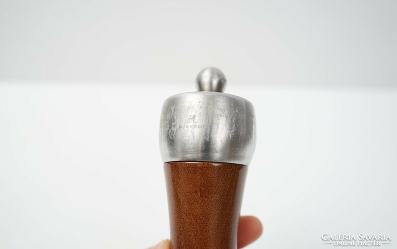 Peugeot salt or pepper grinder / wooden / French