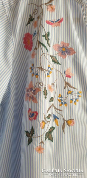 Pretty embroidered striped blouse, size 48