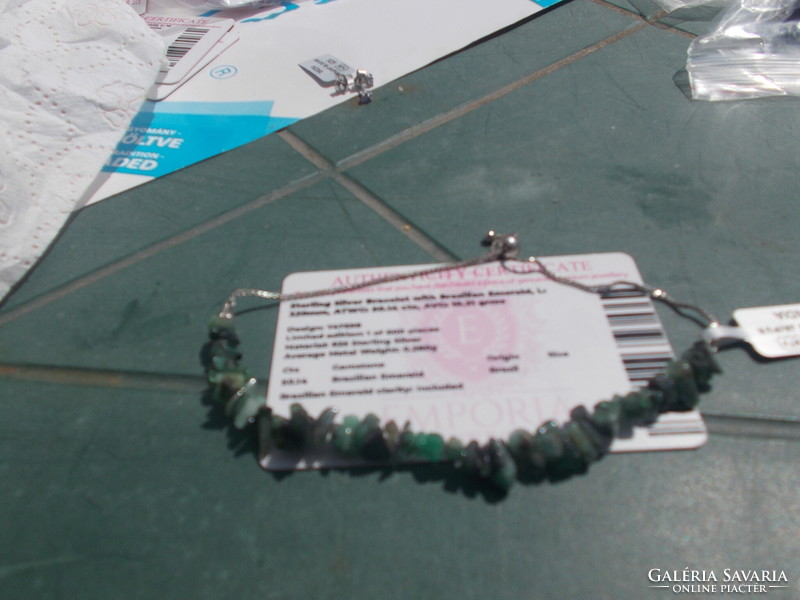 Emerald, silver bracelet with certificate card