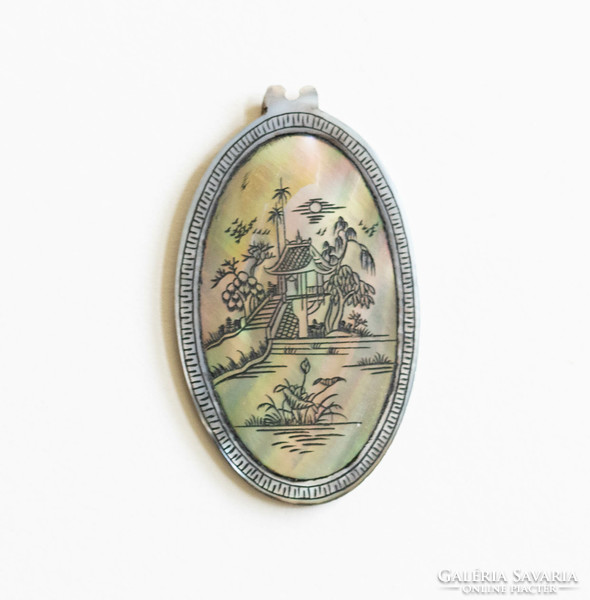 Antique Far Eastern mother-of-pearl pendant - with Chinese pagoda