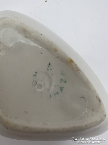Hollóháza porcelain ashtray, size 9 x 6 cm. 4899
