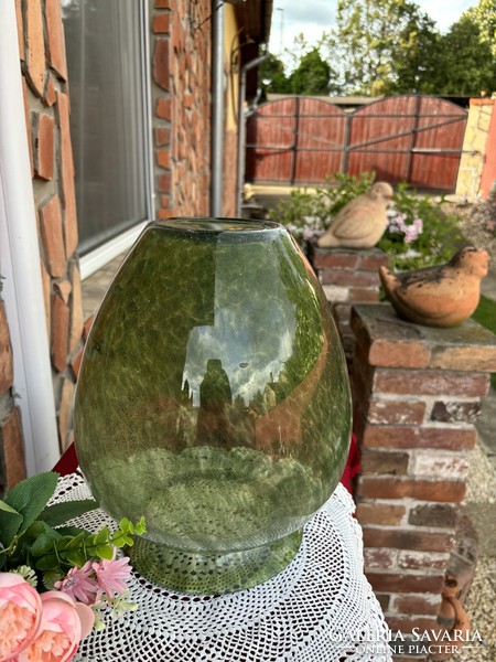 Retro rare green sphere vase cracked beautiful veil glass veil Carcagi berek bath glass