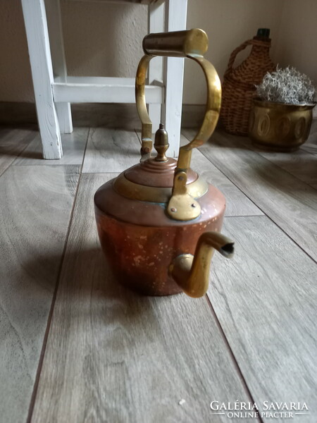 Nice antique copper tea/coffee pot, spout (25x21x13.5 cm)