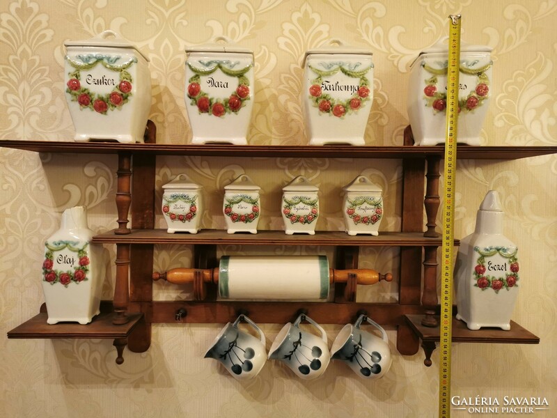 Wall-mounted spice rack