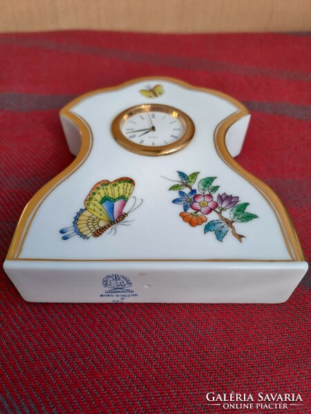 Great price, flawless, beautiful! Table clock with Victoria pattern from Herend