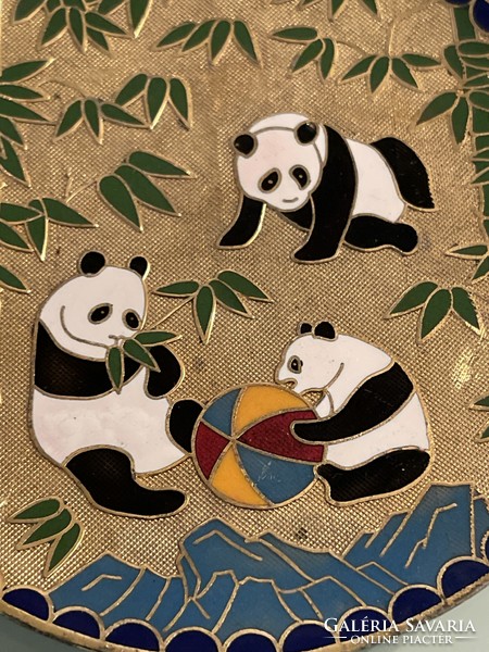 Tündéri Kinai rekeszzománc dísztányér pandamackokkal.