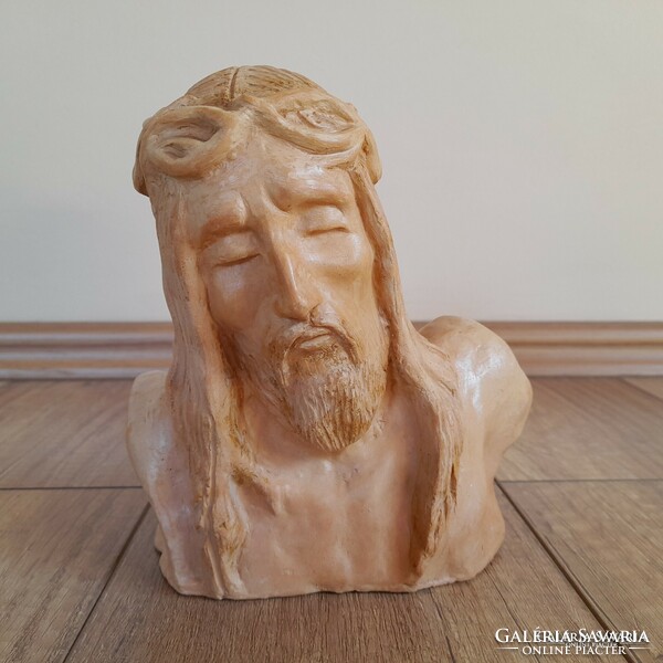 Margitsziget ceramic bust of Jesus