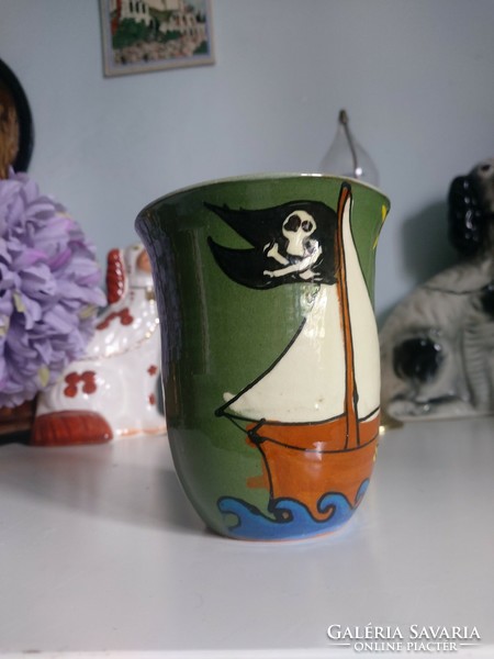 Kalóz zászlós, hajós kerámia váza, tároló, 12 cm magas