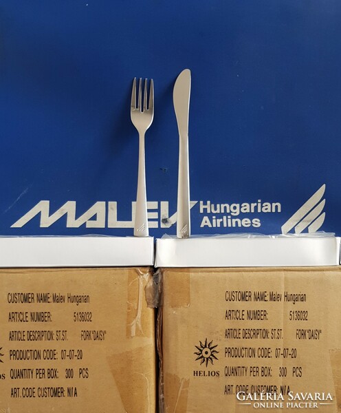12 knives + 12 forks stainless used on 24 retro business class Malé flights