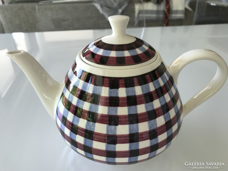 Hand painted vintage villeroy & boch teapot from the glasgow series