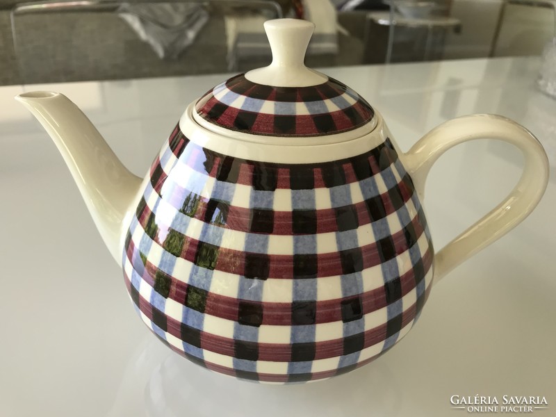 Hand painted vintage villeroy & boch teapot from the glasgow series