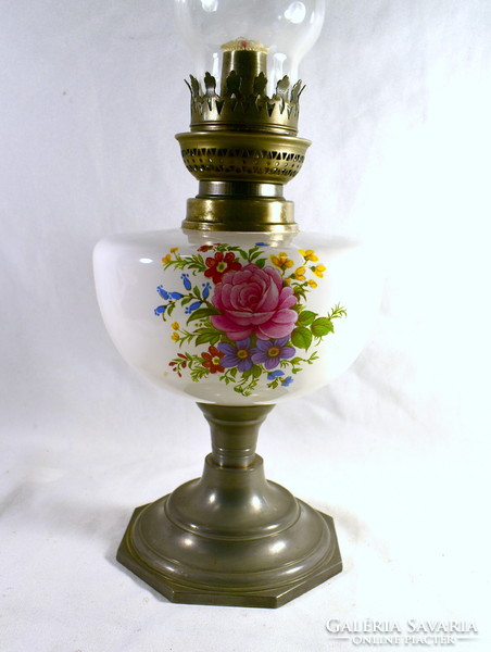 A beautiful table kerosene lamp with a flower pattern!