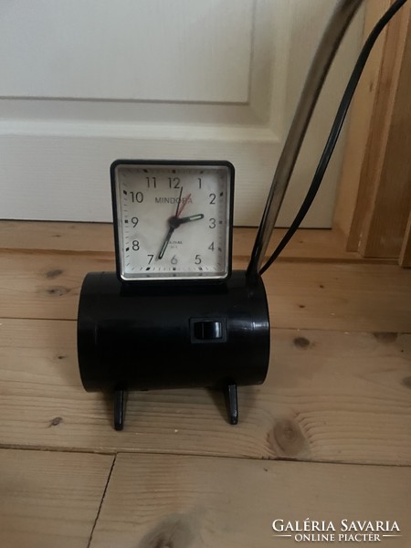 Retro vinyl table clock lamp