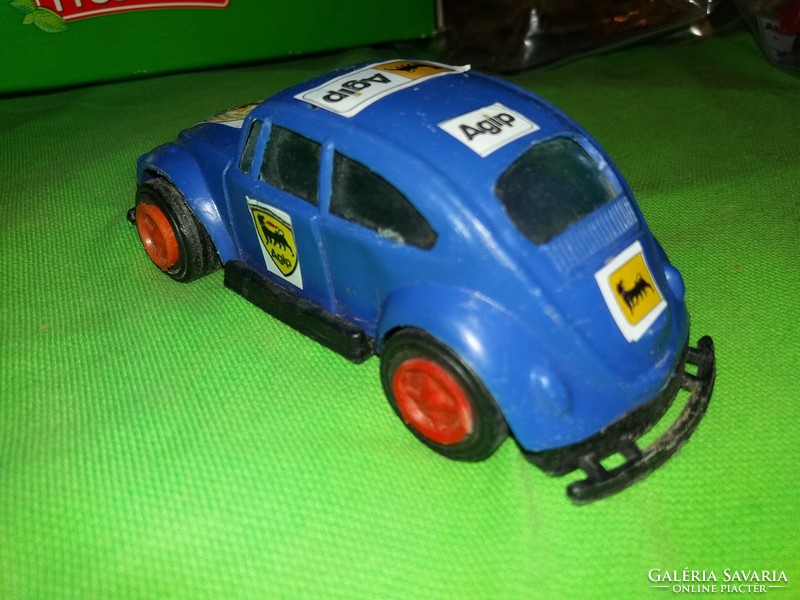 Retro trafikáru bazáráru VW Beetle Bogár Agip Hörby műanyag játék autó 13 cm a képek szerint
